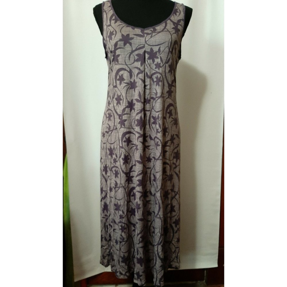 Calida Lavendar Gown Size S Star Design Very Lightweight